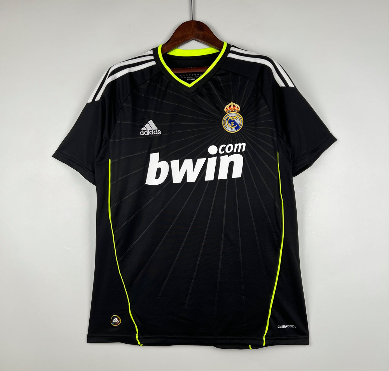 RETRO REAL MADRID AWAY JERSEY 2010-11 FAN VERSION
