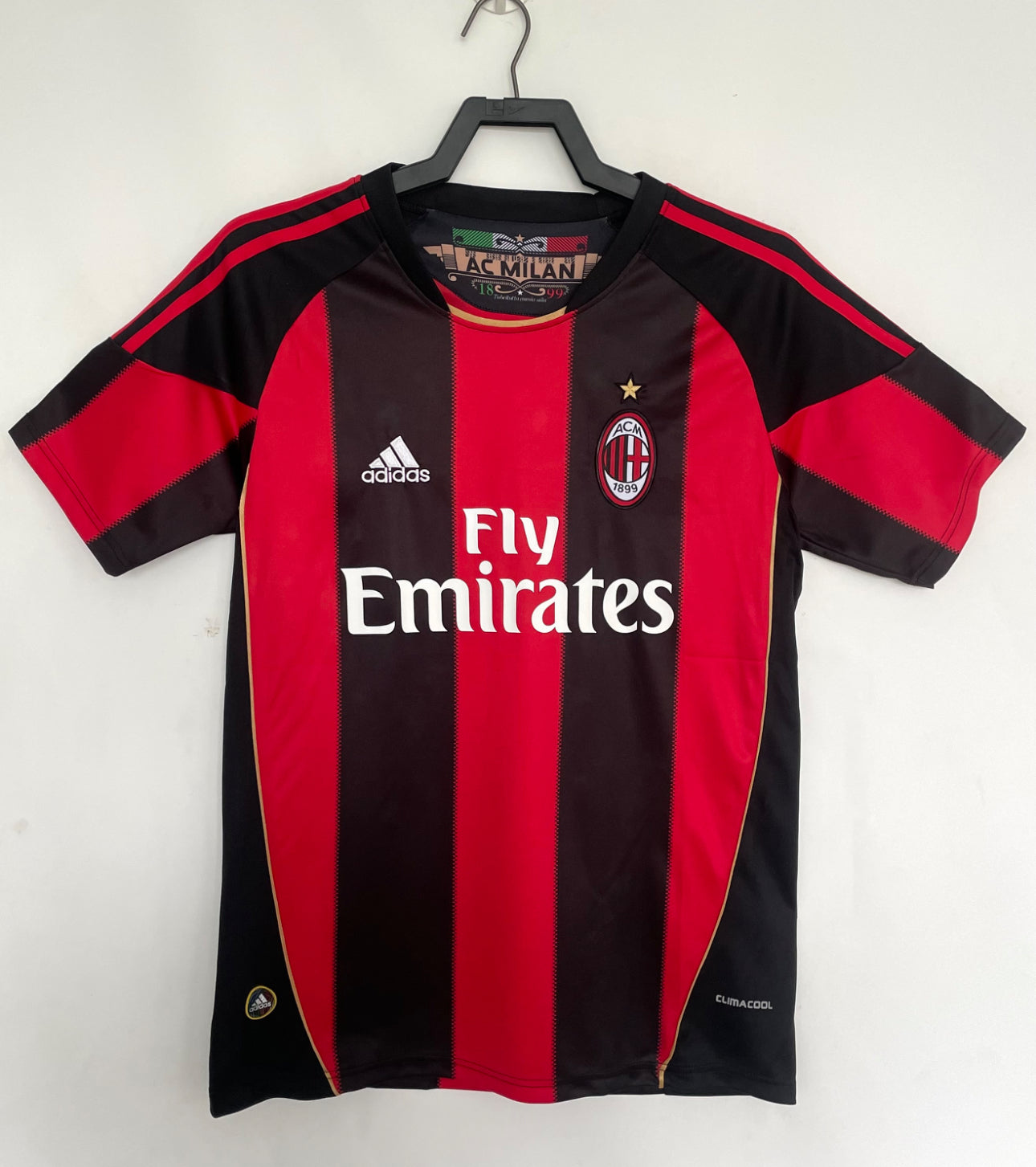 RETRO AC MILAN 2010-11 HOME JERSEY FAN VERSION