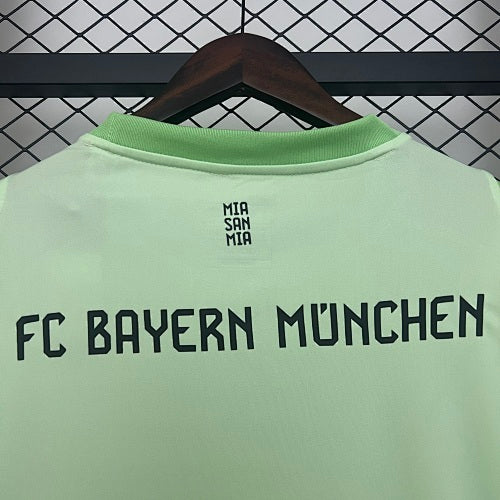 2025/26 Bayern Munich Goalkeeper Green Jersey Fan Version