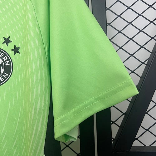 2025/26 Bayern Munich Goalkeeper Green Jersey Fan Version