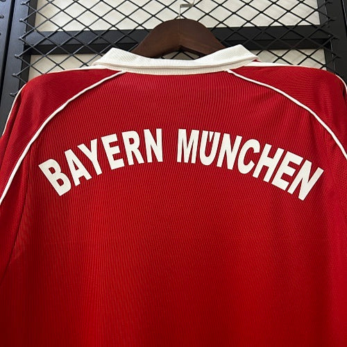 Retro Bayern 2005/06 Home Jersey Fan Version