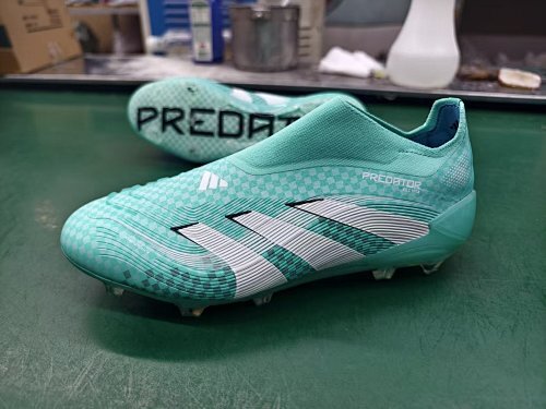 PREDATOR ACCURACY+ FG BOOTS