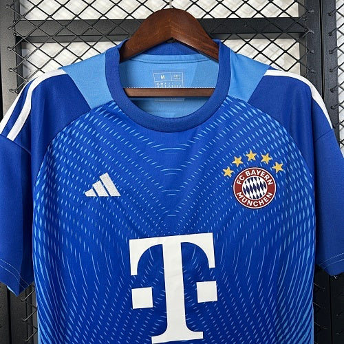 2025/26 Bayern Munich Goalkeeper Jersey Fan Version
